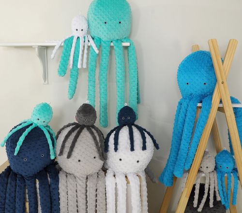 Cuddly octopus with rattle - Mint - polka dot minky